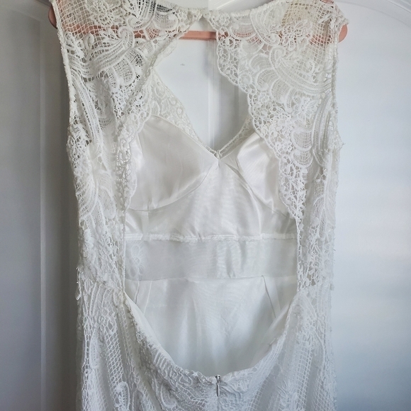 White Lacy V-Neck Maxi Dress Sz XL Wedding Beach Formal - Picture 5 of 5
